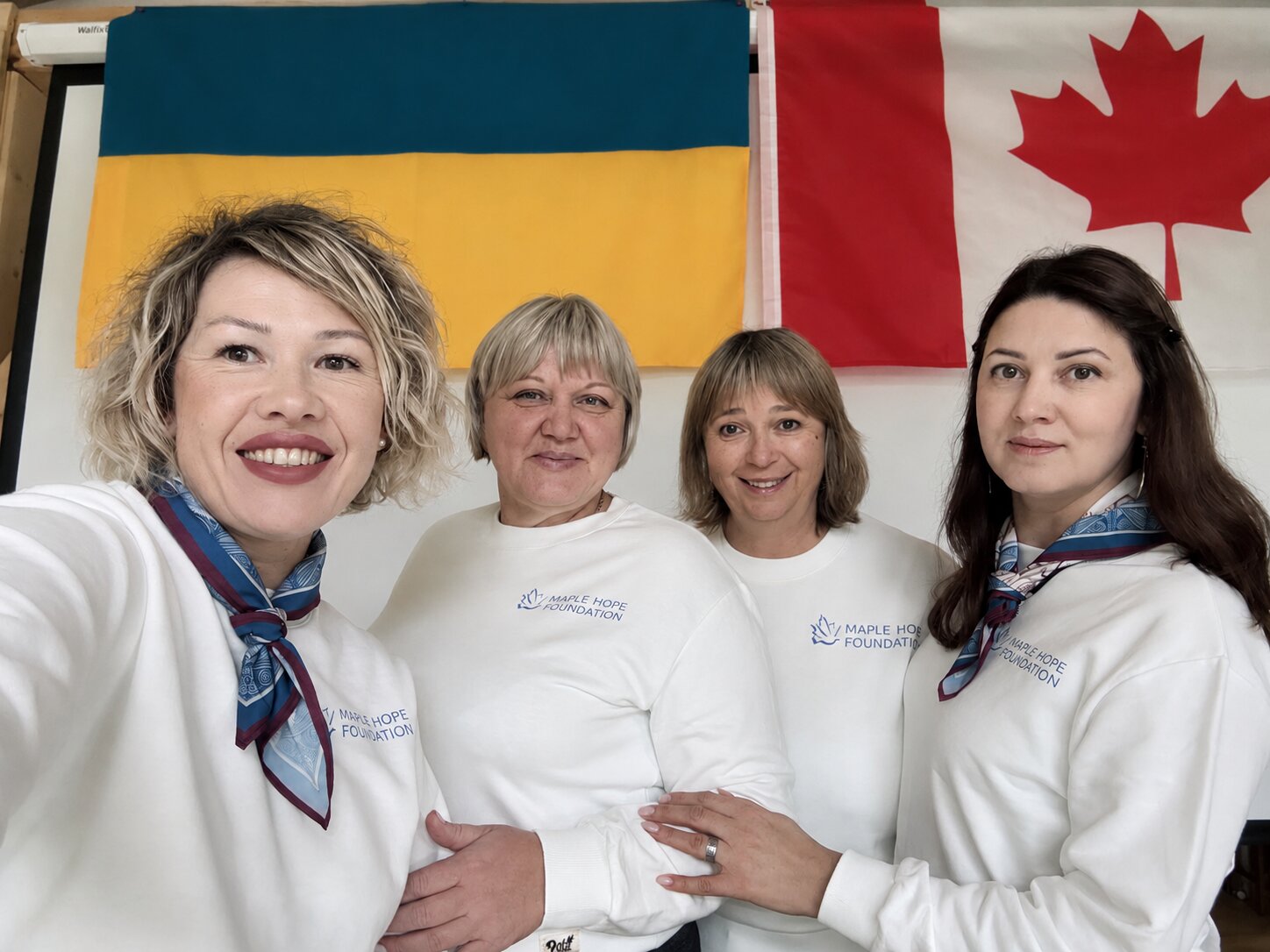 Команда My Grieving у світшотах Maple Hope Foundation
